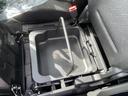 助手席下小物入れ