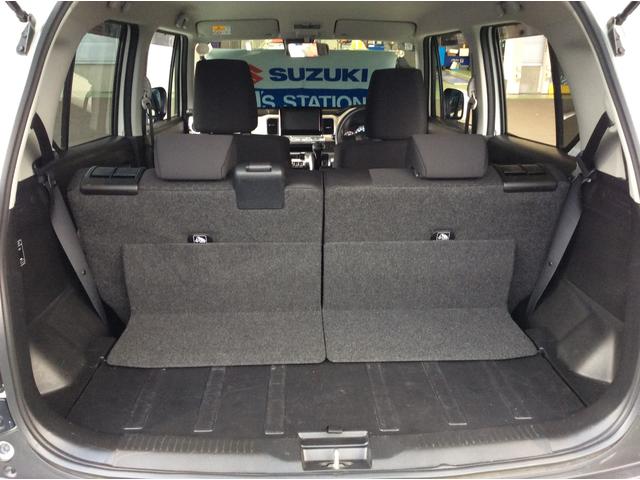 トランクルーム：リアシートのアレンジで荷室の広さも様々に！