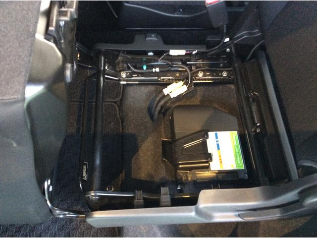助手席下リチウムイオンバッテリー