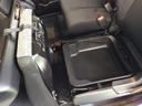 助手席下小物入れ