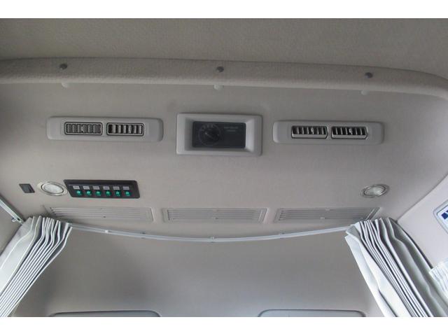 8ナンバーキャンピング ビークル製ブロス 禁煙車 FFファンヒーター インバーター 外部電源 走行充電 冷蔵庫 2段ベット Wエアコン リヤヒーター SDナビフルセグBカメラ(25枚目)