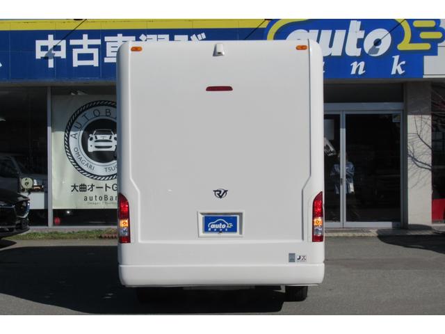 ハイエースワゴン ＧＬ　８ナンバーキャンピング　ＲＶトラストＴＲ５００Ｃ－ＬＨ　乗車定員４人就寝人数４人　家庭用ルームエアコン　バンクベッド　ソファー　ベッド　テーブル　シンク　給排水タンク　シューズＢＯＸ　傘立て　禁煙車（79枚目）