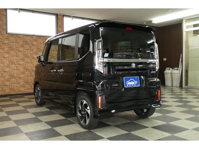 スペーシアカスタム ハイブリッドＸＳ　４ＷＤ　全方位モニター付メモリーナビゲーション　９インチディスプレイ／フルセグＴＶ　スマートフォン連携機能付　スズキコネクト対応通信機　届出済未使用車（4枚目）