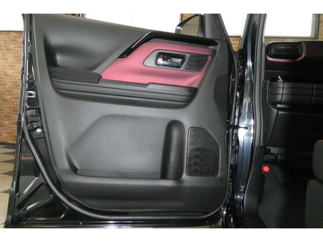 スペーシアカスタム ハイブリッドＸＳ　４ＷＤ　全方位モニター付メモリーナビゲーション　９インチディスプレイ／フルセグＴＶ　スマートフォン連携機能付　スズキコネクト対応通信機　届出済未使用車（11枚目）