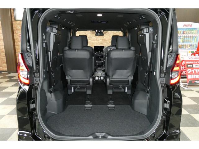 ノア ハイブリッドＳ－Ｚ　４ＷＤ　寒冷地仕様　快適利便パッケージ　１０．５インチディスプレイオーディオ　純正ナビ／フルセグＴＶ／Ｂカメラ　ＣＤ・ＤＶＤデッキ　両側パワースライド　パワーリヤゲート　登録済未使用車（22枚目）
