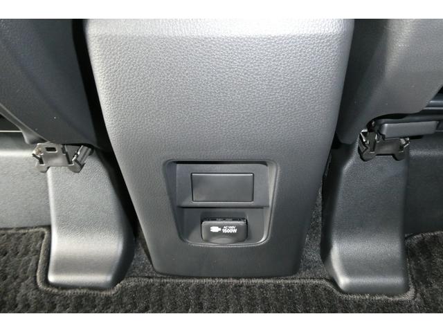 ノア ハイブリッドＳ－Ｚ　４ＷＤ　寒冷地仕様　快適利便パッケージ　１０．５インチディスプレイオーディオ　純正ナビ／フルセグＴＶ／Ｂカメラ　ＣＤ・ＤＶＤデッキ　両側パワースライド　パワーリヤゲート　登録済未使用車（30枚目）