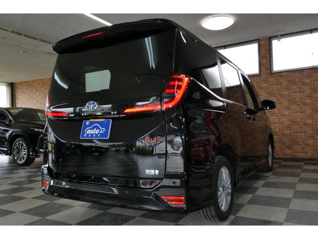 ノア ハイブリッドＳ－Ｚ　４ＷＤ　寒冷地仕様　快適利便パッケージ　１０．５インチディスプレイオーディオ　純正ナビ／フルセグＴＶ／Ｂカメラ　ＣＤ・ＤＶＤデッキ　両側パワースライド　パワーリヤゲート　登録済未使用車（67枚目）