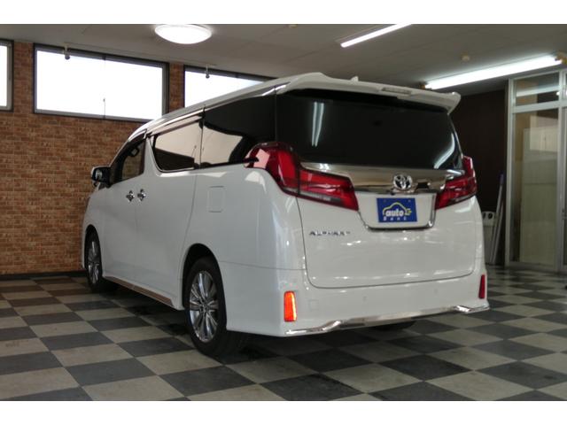 アルファード ２．５Ｓ　タイプゴールドＩＩ　４ＷＤ　メーカーナビフルセグＢカメラ／ブルートゥース／ＣＤ・ＤＶＤデッキ　１２．１インチフリップダウン　シーケンシャルターンシグナルランプ　両側パワスラ　電動リヤゲート　修復歴無ワンオーナー禁煙車（4枚目）