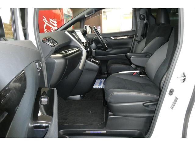 アルファード ２．５Ｓ　タイプゴールドＩＩ　４ＷＤ　メーカーナビフルセグＢカメラ／ブルートゥース／ＣＤ・ＤＶＤデッキ　１２．１インチフリップダウン　シーケンシャルターンシグナルランプ　両側パワスラ　電動リヤゲート　修復歴無ワンオーナー禁煙車（13枚目）