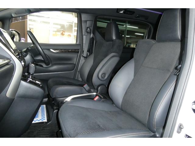 アルファード ２．５Ｓ　タイプゴールドＩＩ　４ＷＤ　メーカーナビフルセグＢカメラ／ブルートゥース／ＣＤ・ＤＶＤデッキ　１２．１インチフリップダウン　シーケンシャルターンシグナルランプ　両側パワスラ　電動リヤゲート　修復歴無ワンオーナー禁煙車（14枚目）