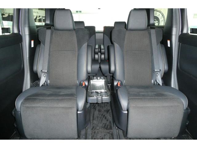 アルファード ２．５Ｓ　タイプゴールドＩＩ　４ＷＤ　メーカーナビフルセグＢカメラ／ブルートゥース／ＣＤ・ＤＶＤデッキ　１２．１インチフリップダウン　シーケンシャルターンシグナルランプ　両側パワスラ　電動リヤゲート　修復歴無ワンオーナー禁煙車（18枚目）