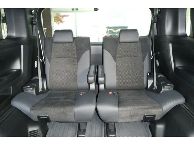 アルファード ２．５Ｓ　タイプゴールドＩＩ　４ＷＤ　メーカーナビフルセグＢカメラ／ブルートゥース／ＣＤ・ＤＶＤデッキ　１２．１インチフリップダウン　シーケンシャルターンシグナルランプ　両側パワスラ　電動リヤゲート　修復歴無ワンオーナー禁煙車（21枚目）