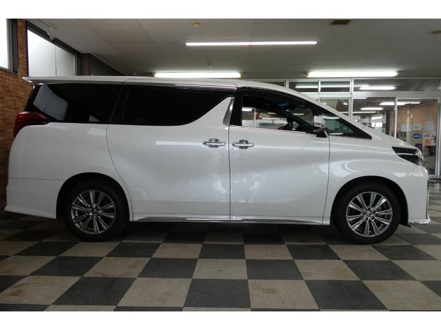 アルファード ２．５Ｓ　タイプゴールドＩＩ　４ＷＤ　メーカーナビフルセグＢカメラ／ブルートゥース／ＣＤ・ＤＶＤデッキ　１２．１インチフリップダウン　シーケンシャルターンシグナルランプ　両側パワスラ　電動リヤゲート　修復歴無ワンオーナー禁煙車（31枚目）