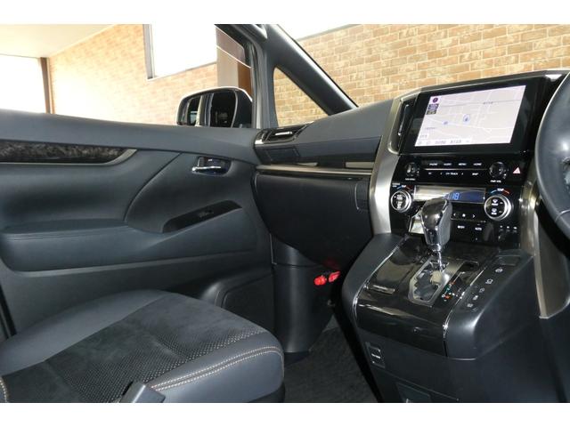 アルファード ２．５Ｓ　タイプゴールドＩＩ　４ＷＤ　メーカーナビフルセグＢカメラ／ブルートゥース／ＣＤ・ＤＶＤデッキ　１２．１インチフリップダウン　シーケンシャルターンシグナルランプ　両側パワスラ　電動リヤゲート　修復歴無ワンオーナー禁煙車（45枚目）