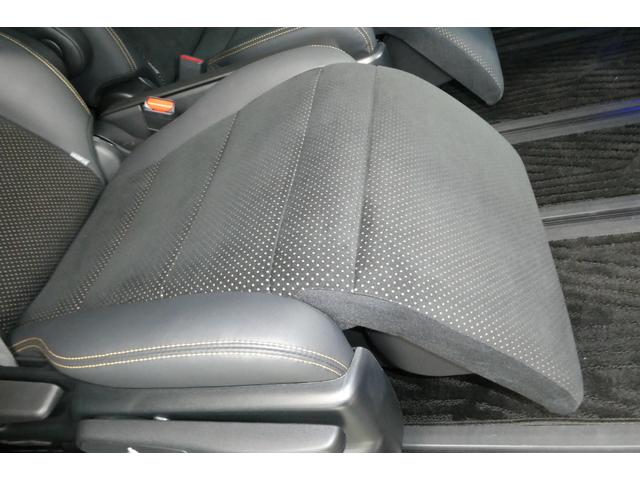 アルファード ２．５Ｓ　タイプゴールドＩＩ　４ＷＤ　メーカーナビフルセグＢカメラ／ブルートゥース／ＣＤ・ＤＶＤデッキ　１２．１インチフリップダウン　シーケンシャルターンシグナルランプ　両側パワスラ　電動リヤゲート　修復歴無ワンオーナー禁煙車（53枚目）