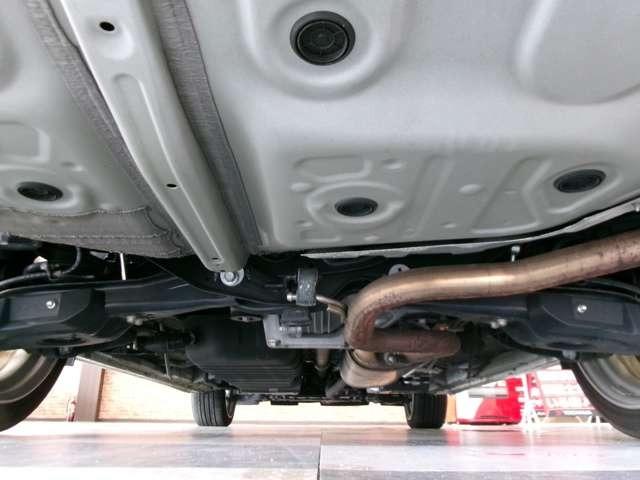 アルファード ２．５Ｓ　タイプゴールドＩＩ　４ＷＤ　メーカーナビフルセグＢカメラ／ブルートゥース／ＣＤ・ＤＶＤデッキ　１２．１インチフリップダウン　シーケンシャルターンシグナルランプ　両側パワスラ　電動リヤゲート　修復歴無ワンオーナー禁煙車（76枚目）