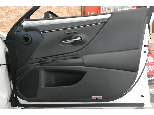 ES ES300h Fスポーツ レクサスセーフティ レクサスナビ/フルセグTV/Bカメラ TRDエアロ TRD4本出しスポーツマフラー 黒革シートベンチレーション ムーンルーフ 前後ドラレコ 修復歴無し ワンオーナー禁煙車(9枚目)
