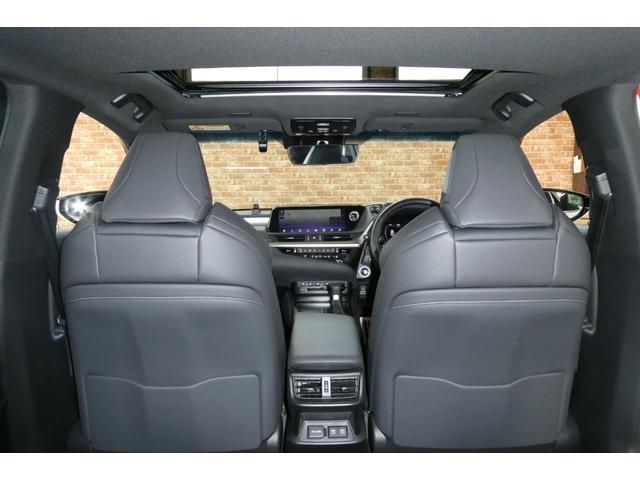 ES ES300h Fスポーツ レクサスセーフティ レクサスナビ/フルセグTV/Bカメラ TRDエアロ TRD4本出しスポーツマフラー 黒革シートベンチレーション ムーンルーフ 前後ドラレコ 修復歴無し ワンオーナー禁煙車(19枚目)