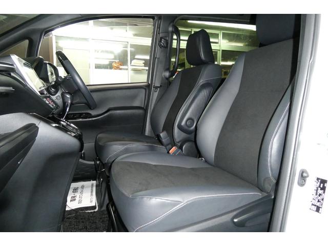 ノア Si ダブルバイビーIII 4WD トヨタセーフティセンス 純正10インチSDナビ/フルセグTV/Bカメラ DVDビデオ再生/ブルートゥース接続 後席専用純正フリップダウン 修復歴無し 禁煙車(14枚目)