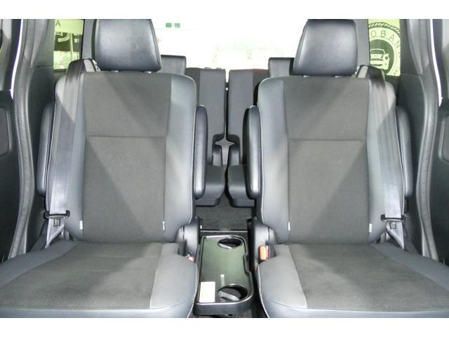 ノア Si ダブルバイビーIII 4WD トヨタセーフティセンス 純正10インチSDナビ/フルセグTV/Bカメラ DVDビデオ再生/ブルートゥース接続 後席専用純正フリップダウン 修復歴無し 禁煙車(19枚目)