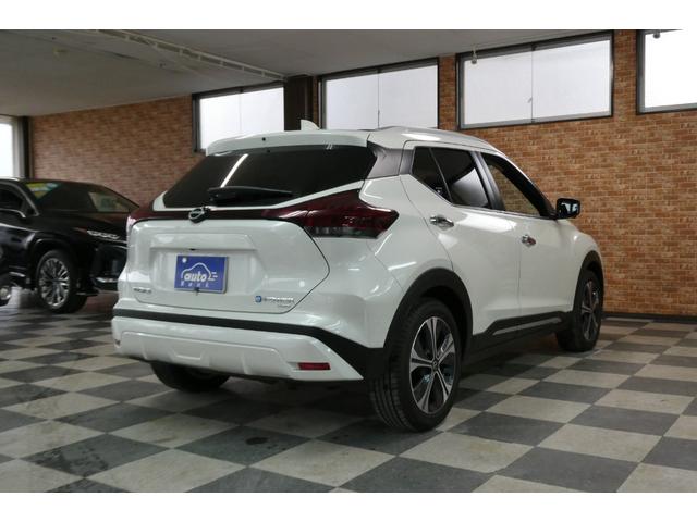 キックス Ｘ　ＦＯＵＲ　ｅーＰＯＷＥＲ　寒冷地パッケージ　プロパイロット　９インチメモリーナビ／フルセグＴＶ　アラウンドビューモニター　前後＋車室内ドライブレコーダー　修復歴無し　禁煙車（2枚目）