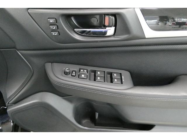 レガシィアウトバック リミテッド　ＡＷＤ　アイサイト　黒革シート　ダイヤトーンサウンドＳＤナビ／フルセグＴＶ／バックカメラ／フロント・サイドカメラ　フリップダウンモニター　ナイトロパワー１８インチＡＷ　ＬＥＤヘッドライト　修復歴無し（9枚目）
