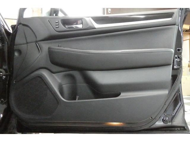 レガシィアウトバック リミテッド　ＡＷＤ　アイサイト　黒革シート　ダイヤトーンサウンドＳＤナビ／フルセグＴＶ／バックカメラ／フロント・サイドカメラ　フリップダウンモニター　ナイトロパワー１８インチＡＷ　ＬＥＤヘッドライト　修復歴無し（10枚目）