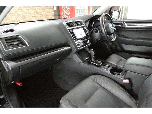 レガシィアウトバック リミテッド　ＡＷＤ　アイサイト　黒革シート　ダイヤトーンサウンドＳＤナビ／フルセグＴＶ／バックカメラ／フロント・サイドカメラ　フリップダウンモニター　ナイトロパワー１８インチＡＷ　ＬＥＤヘッドライト　修復歴無し（12枚目）