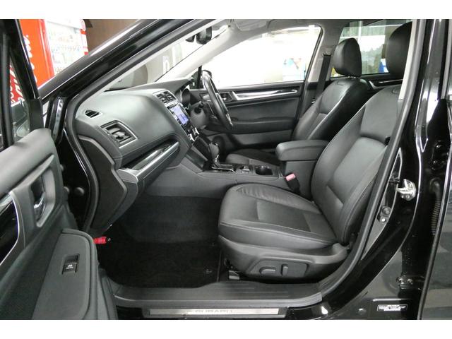 レガシィアウトバック リミテッド　ＡＷＤ　アイサイト　黒革シート　ダイヤトーンサウンドＳＤナビ／フルセグＴＶ／バックカメラ／フロント・サイドカメラ　フリップダウンモニター　ナイトロパワー１８インチＡＷ　ＬＥＤヘッドライト　修復歴無し（13枚目）