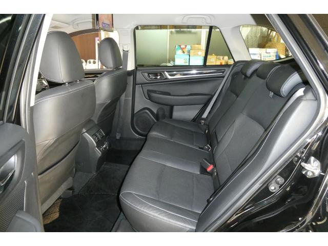 レガシィアウトバック リミテッド　ＡＷＤ　アイサイト　黒革シート　ダイヤトーンサウンドＳＤナビ／フルセグＴＶ／バックカメラ／フロント・サイドカメラ　フリップダウンモニター　ナイトロパワー１８インチＡＷ　ＬＥＤヘッドライト　修復歴無し（19枚目）