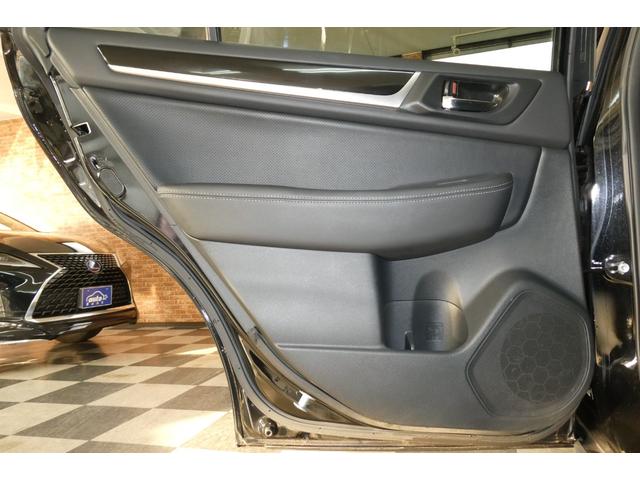 レガシィアウトバック リミテッド　ＡＷＤ　アイサイト　黒革シート　ダイヤトーンサウンドＳＤナビ／フルセグＴＶ／バックカメラ／フロント・サイドカメラ　フリップダウンモニター　ナイトロパワー１８インチＡＷ　ＬＥＤヘッドライト　修復歴無し（21枚目）