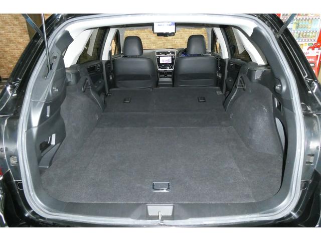 レガシィアウトバック リミテッド　ＡＷＤ　アイサイト　黒革シート　ダイヤトーンサウンドＳＤナビ／フルセグＴＶ／バックカメラ／フロント・サイドカメラ　フリップダウンモニター　ナイトロパワー１８インチＡＷ　ＬＥＤヘッドライト　修復歴無し（24枚目）