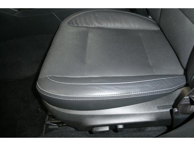 レガシィアウトバック リミテッド　ＡＷＤ　アイサイト　黒革シート　ダイヤトーンサウンドＳＤナビ／フルセグＴＶ／バックカメラ／フロント・サイドカメラ　フリップダウンモニター　ナイトロパワー１８インチＡＷ　ＬＥＤヘッドライト　修復歴無し（50枚目）