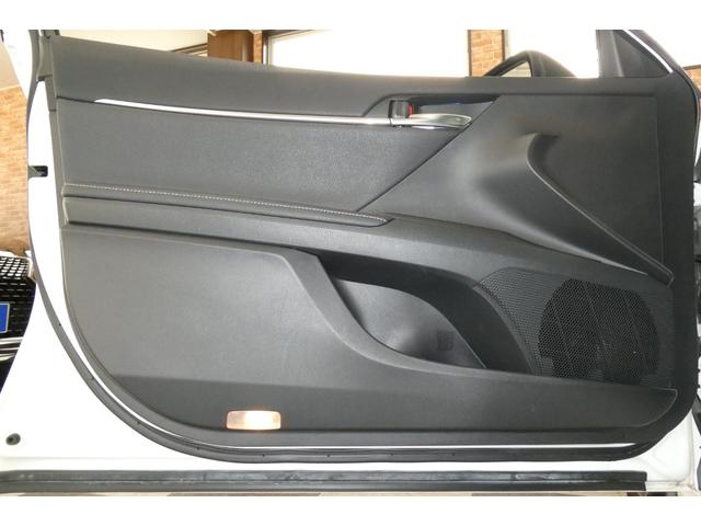 カムリ ＷＳ　ＨＹＢＲＩＤ　Ｅ－Ｆｏｕｒ　セーフティセンス　純正９インチディスプレイオーディオ　フルセグＴＶ／バックカメラ　モデリスタ１７インチＡＷ　ＬＥＤヘッドライト　ドラレコ　ＥＴＣ２．０　修復歴無　禁煙車（11枚目）
