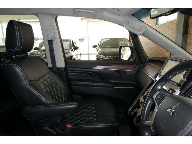 デリカD:5 G パワーパッケージ 4WD 2.2ディーゼルターボ アルパイン9インチSDナビフルセグTV アラウンドビューモニター 両側パワースライド 電動リヤゲート LEDヘッドライト LEDフォグランプ 寒冷地仕様 修復歴無し(14枚目)