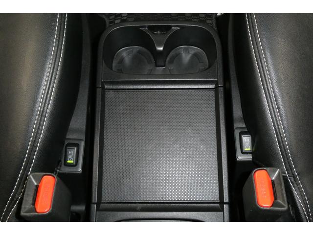 デリカD:5 G パワーパッケージ 4WD 2.2ディーゼルターボ アルパイン9インチSDナビフルセグTV アラウンドビューモニター 両側パワースライド 電動リヤゲート LEDヘッドライト LEDフォグランプ 寒冷地仕様 修復歴無し(40枚目)