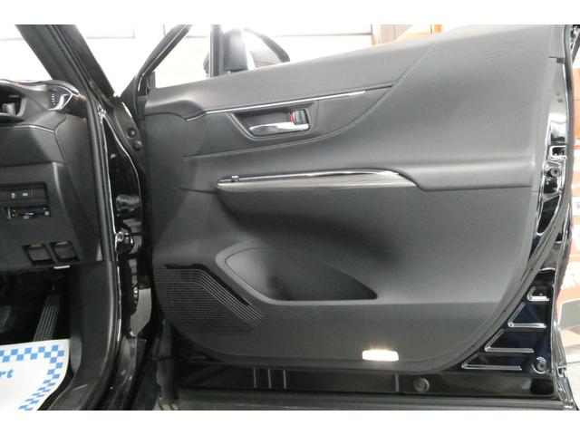 ハリアー Z AWD モデリスタエアロ セーフティセンス 調光パノラマルーフ 12.3インチメーカーナビ/フルセグTV/Bカメラ LEDヘッドライト おくだけ充電 デジタルインナーミラー 修復歴無し 禁煙車(10枚目)