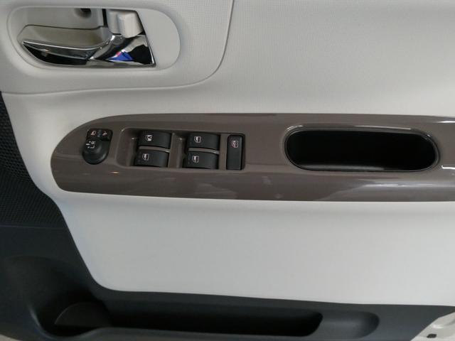 ムーヴキャンバス Ｘホワイトアクセントリミテッド　ＳＡＩＩＩ　４ＷＤ　パノラミックビューモニター　メモリーナビ／フルセグＴＶ／ＤＶＤビデオ再生／ブルートゥース接続　両側パワースライド　ＬＥＤフォグランプ　修復歴無し　ワンオーナー禁煙車（9枚目）