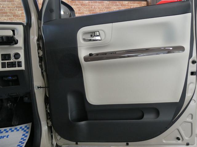 ムーヴキャンバス Ｘホワイトアクセントリミテッド　ＳＡＩＩＩ　４ＷＤ　パノラミックビューモニター　メモリーナビ／フルセグＴＶ／ＤＶＤビデオ再生／ブルートゥース接続　両側パワースライド　ＬＥＤフォグランプ　修復歴無し　ワンオーナー禁煙車（10枚目）