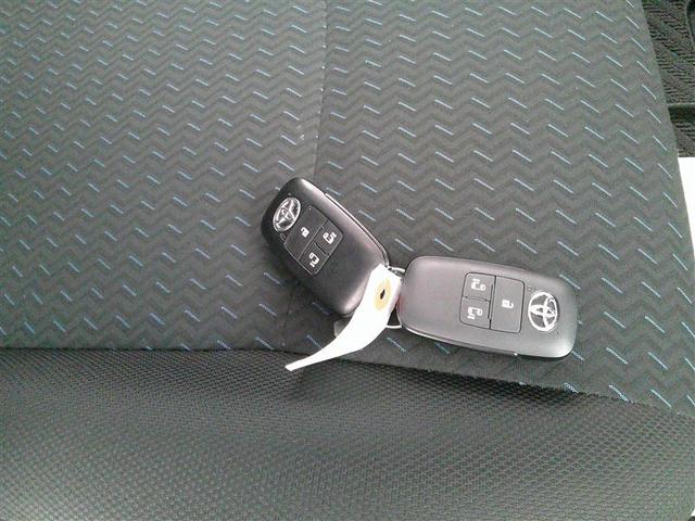 ルーミー カスタムＧ　４ＷＤ　フルセグ　メモリーナビ　ＤＶＤ再生　バックカメラ　衝突被害軽減システム　ＥＴＣ　両側電動スライド　ＬＥＤヘッドランプ　アイドリングストップ　アルミホイール　キーレス　ＣＤ　ＡＢＳ　エアバッグ（14枚目）