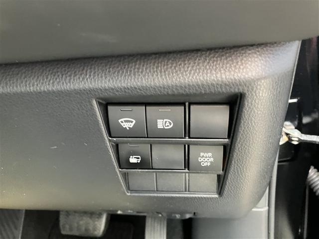 寒冷地仕様です。フロントガラスに熱線が入ってます