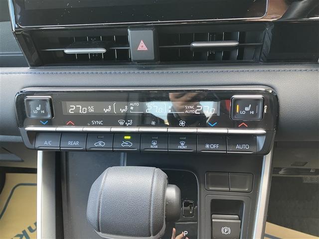 オートエアコンなので、お好みの温度に設定するだけで車内を快適空間にしてくれます。
