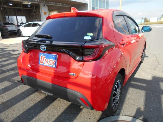 ヤリス ハイブリッドＧ　４ＷＤ　ハイブリッド　トヨタセーフティセンス　寒冷地仕様　ディスプレイオーディオ　バックカメラ　ＥＴＣ　シートヒーター　エンジンスターター　オートエアコン（5枚目）