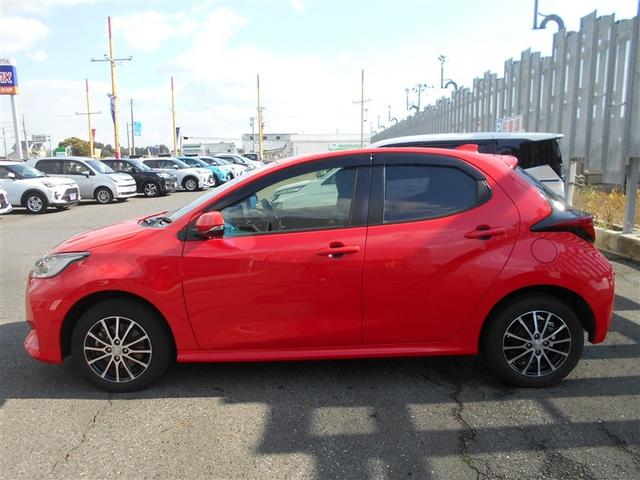 ヤリス ハイブリッドＧ　４ＷＤ　ハイブリッド　トヨタセーフティセンス　寒冷地仕様　ディスプレイオーディオ　バックカメラ　ＥＴＣ　シートヒーター　エンジンスターター　オートエアコン（8枚目）