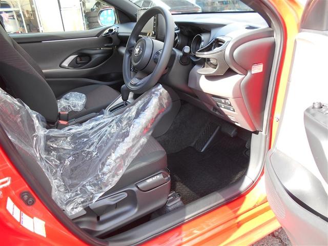 ヤリス ハイブリッドＧ　４ＷＤ　ハイブリッド　トヨタセーフティセンス　寒冷地仕様　ディスプレイオーディオ　バックカメラ　ＥＴＣ　シートヒーター　エンジンスターター　オートエアコン（10枚目）