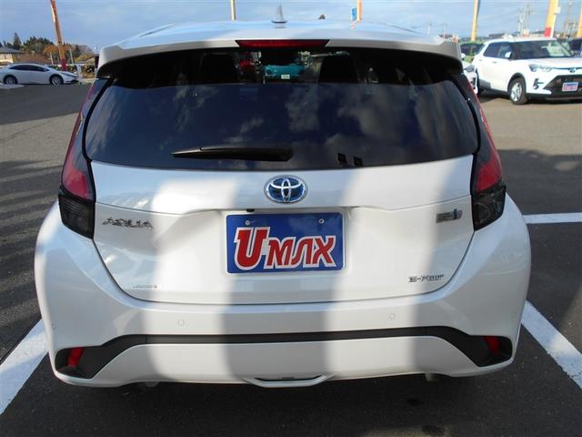 アクア Z 4WD ハイブリッド トヨタセーフティセンス 寒冷地仕様 パノラマミックビューカメラ エンジンスターター ディスプレイオーディオ AC100V アルミホイール(6枚目)