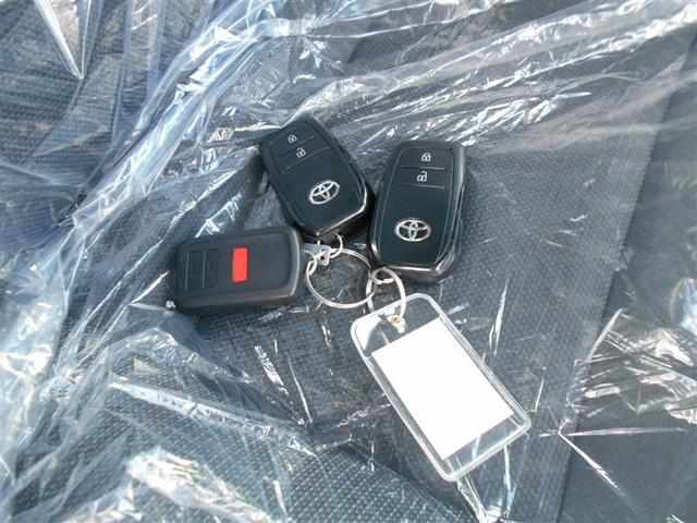 アクア Z 4WD ハイブリッド トヨタセーフティセンス 寒冷地仕様 パノラマミックビューカメラ エンジンスターター ディスプレイオーディオ AC100V アルミホイール(9枚目)