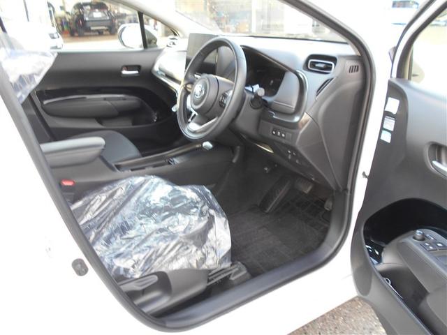 アクア Z 4WD ハイブリッド トヨタセーフティセンス 寒冷地仕様 パノラマミックビューカメラ エンジンスターター ディスプレイオーディオ AC100V アルミホイール(10枚目)