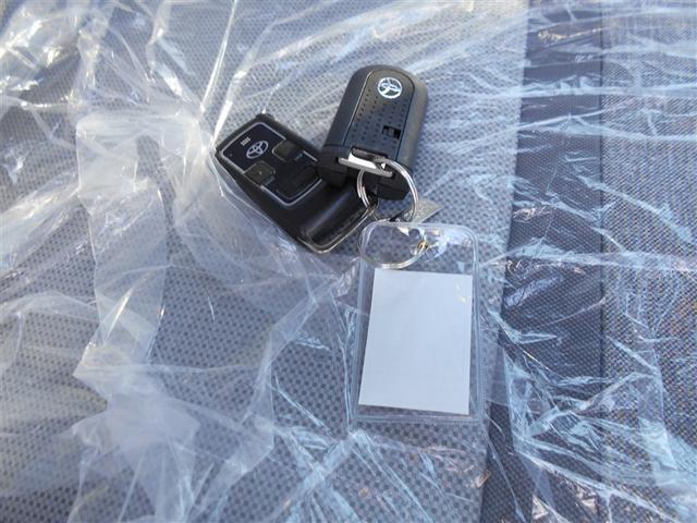 パッソ Ｘ　ＬパッケージＳ　４ＷＤ　スマートアシスト　ナビ　ＣＤ　ＤＶＤ　ＳＤ　ラジオ　フルセグＴＶ　バックカメラ　エンジンスターター　オートエアコン　ＬＥＤフォグランプ（9枚目）