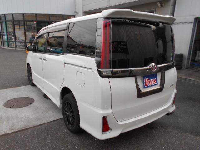 ノア Si ダブルバイビーII 4WD 乗車定員7人 両側電動スライドドア スマートキー(20枚目)